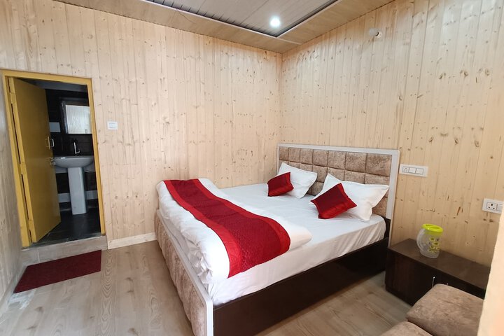 Room 9 of 38