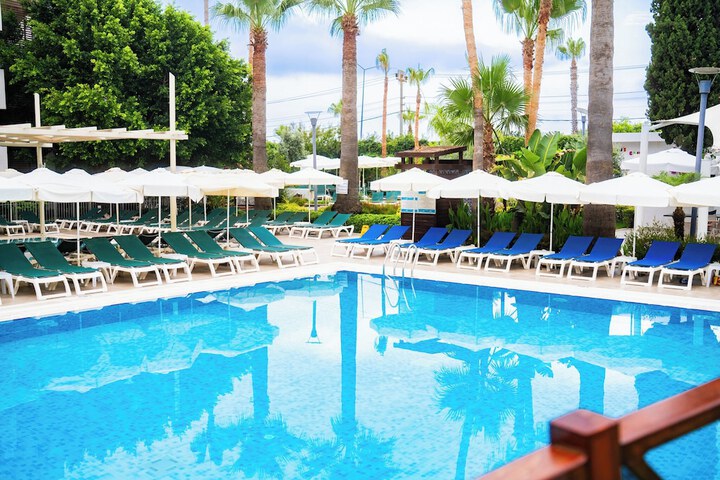 Pool 21 of 115