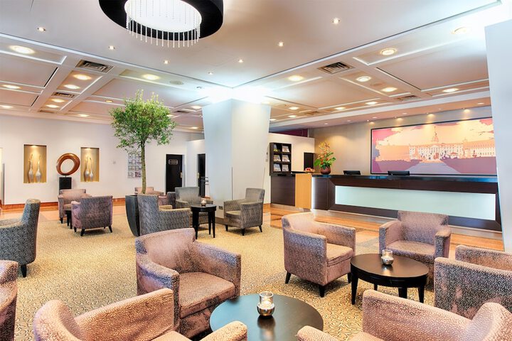 Entrance & Lobby