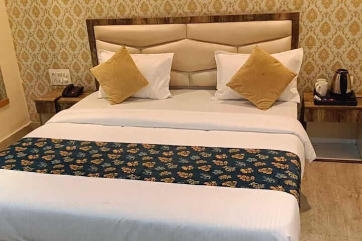 Room 2 of 11