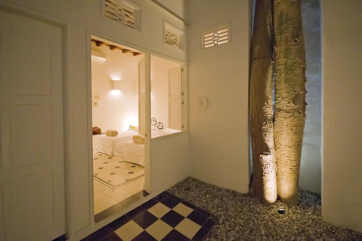 Room 16 of 44