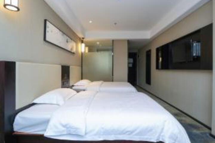 Room 15 of 16
