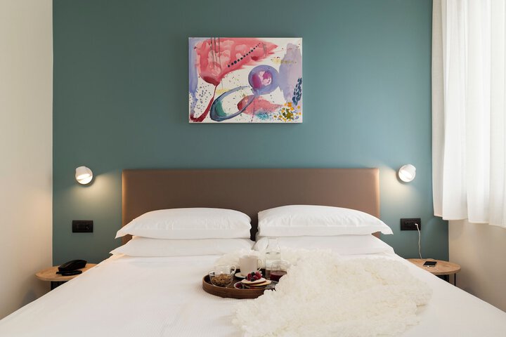 Room 7 of 27