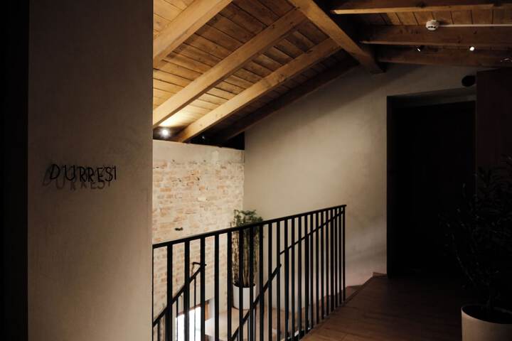 Room 20 of 93
