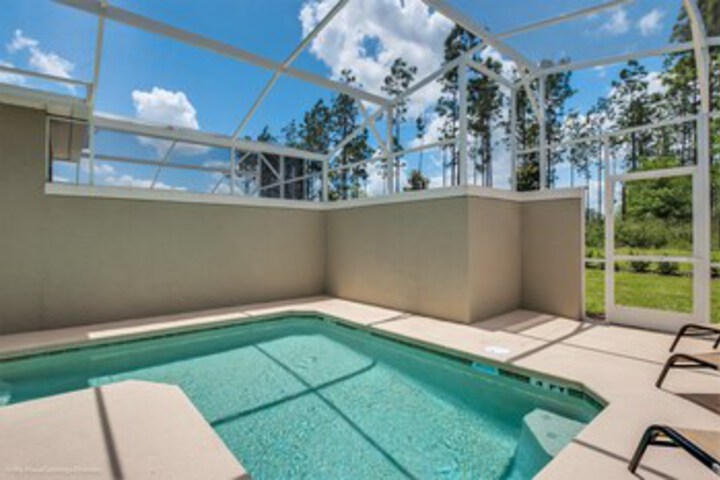 Pool 22 of 40