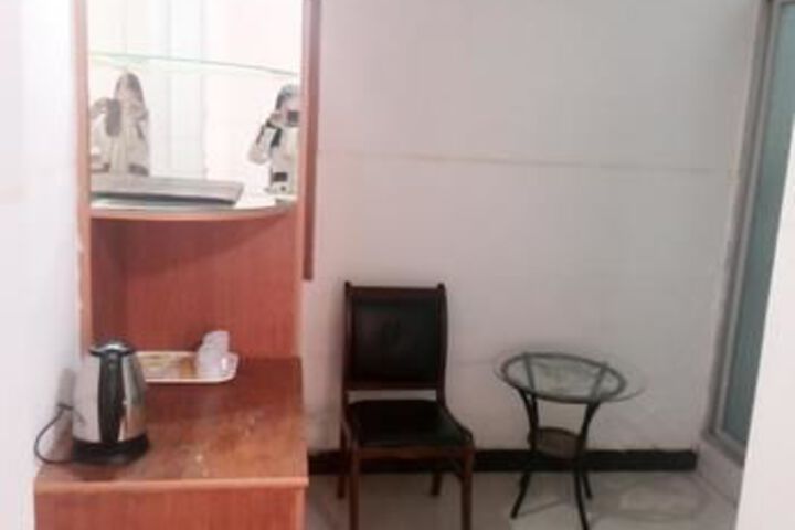 Room 15 of 36