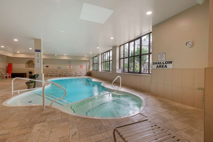 Pool Hotel