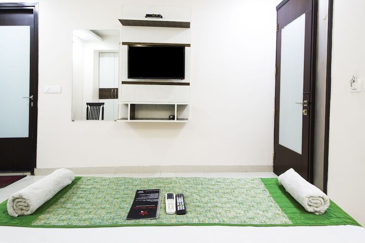 Room 16 of 76