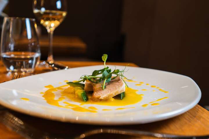 Dining 86 of 144