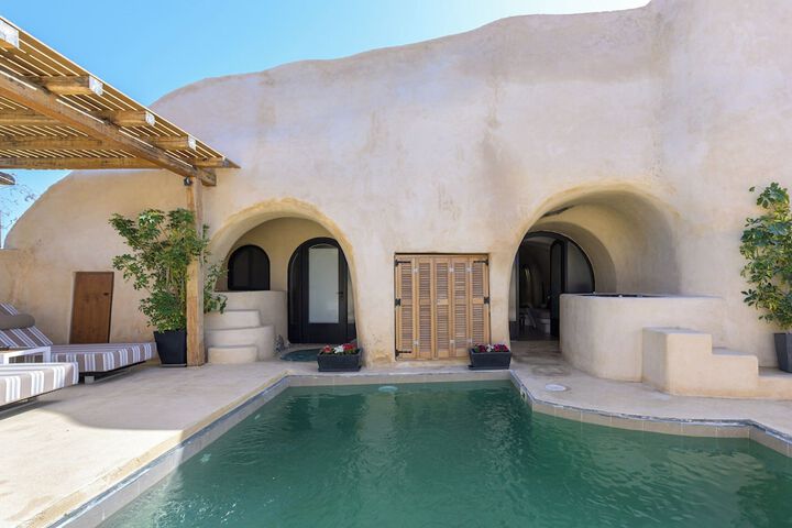 Pool 46 of 102