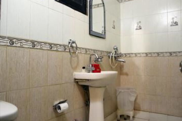 Room 5 of 25