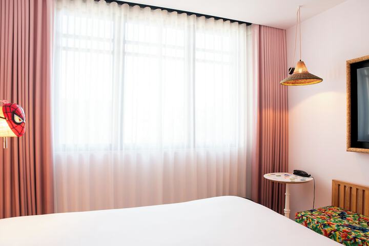 Room 7 of 192