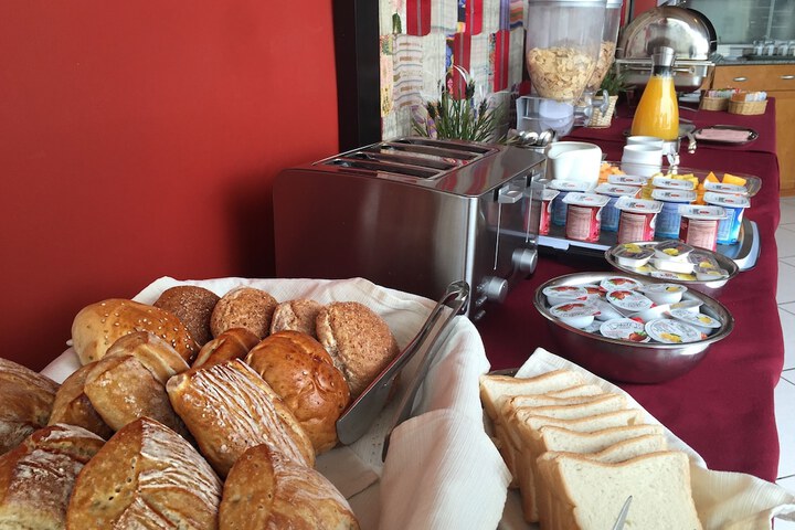 Breakfast/Coffee Service 22 of 38