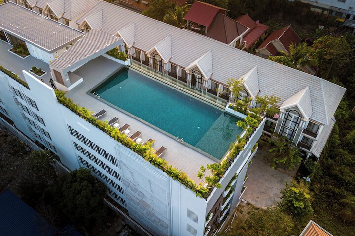 Pool 16 of 16