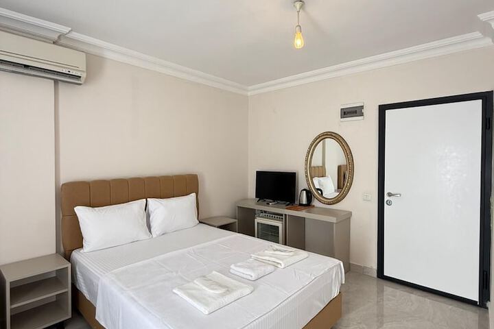 Room 7 of 10