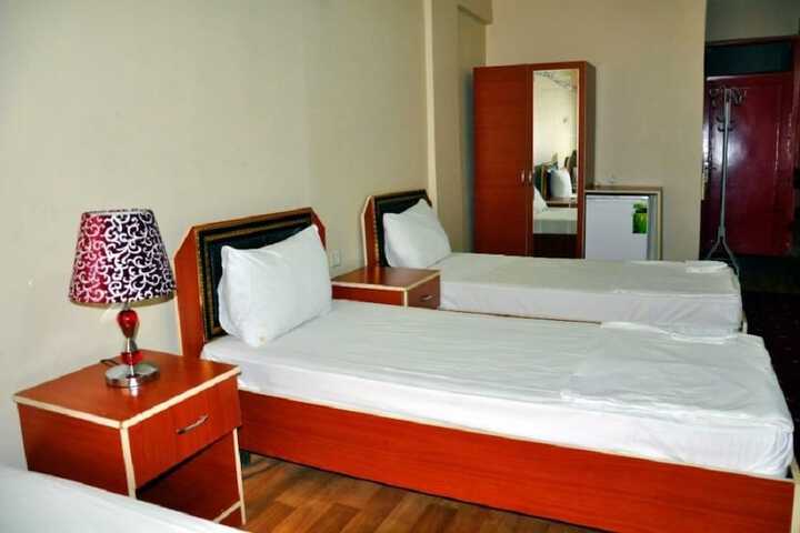 Room 5 of 12