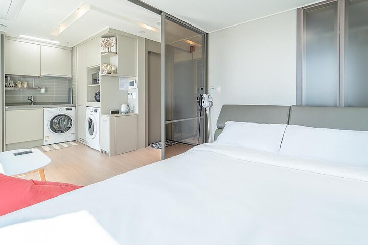 Room 122 of 640