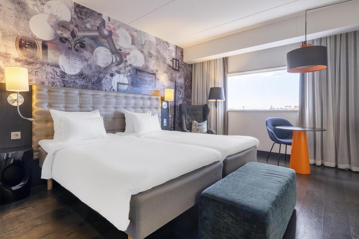 Room 46 of 317
