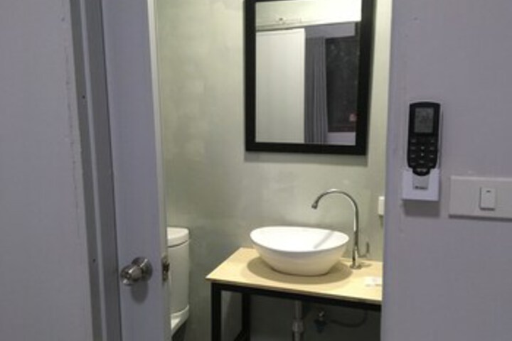 Room 5 of 31