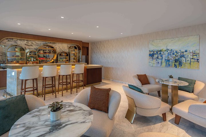 Lounge 174 of 231