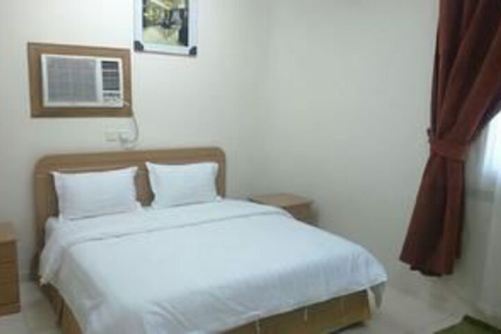 Room 2 of 8
