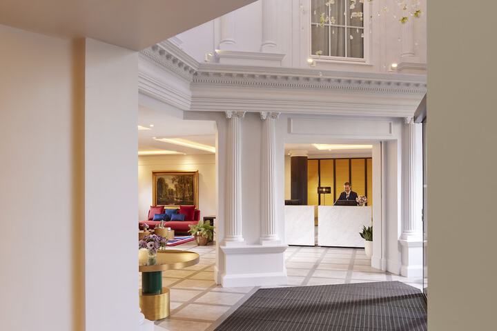Entrance & Lobby