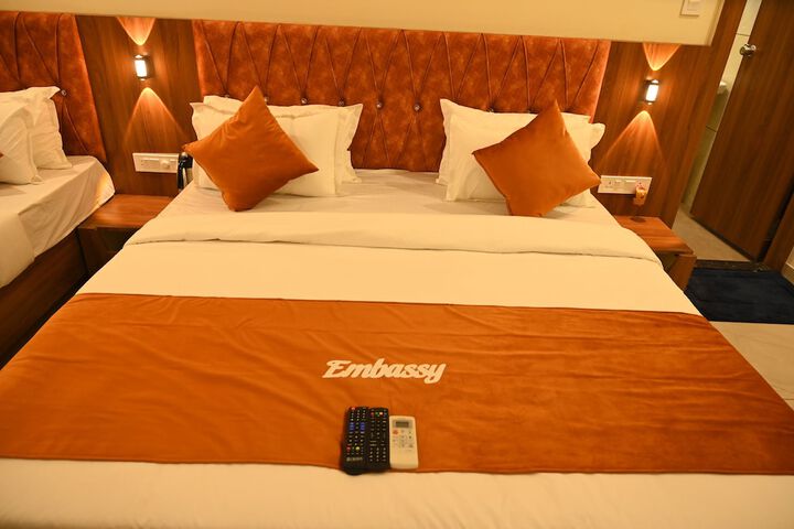 Room 9 of 28