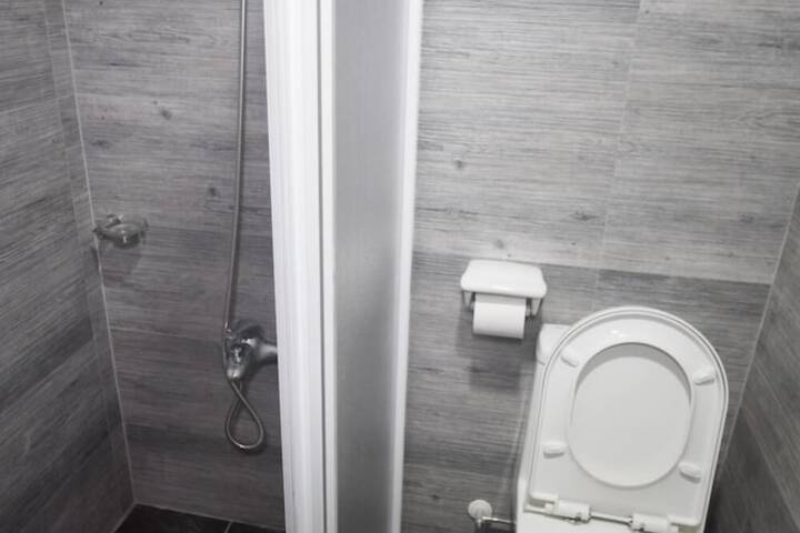 Room 15 of 27