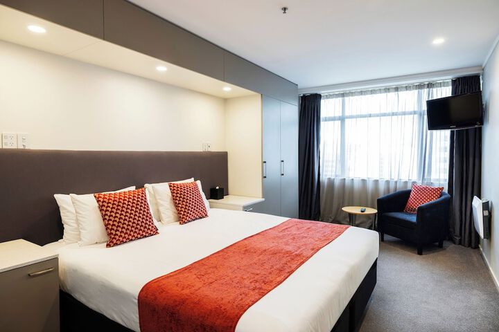 Room 10 of 25