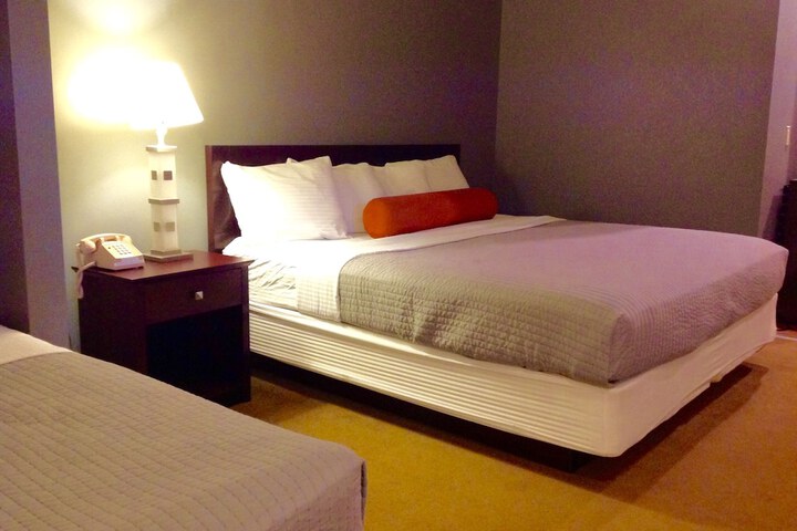 Room 16 of 53