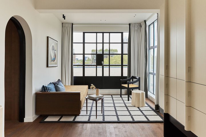 Room 15 of 40