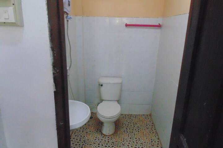 Room 7 of 13