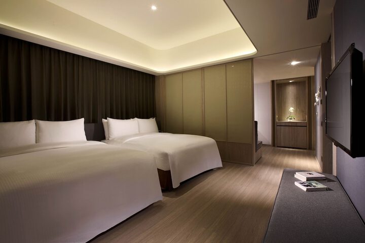 Room 12 of 43