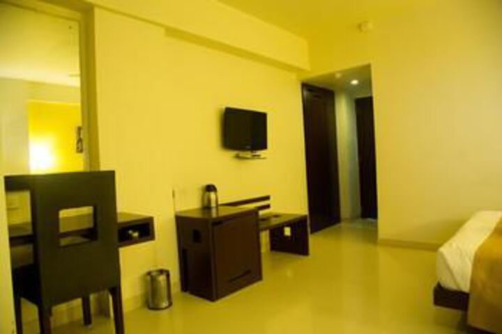Room 14 of 17