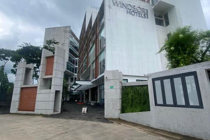 Hotel Exterior 21 of 21