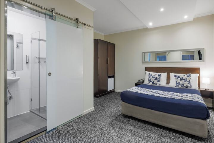 Room 12 of 47