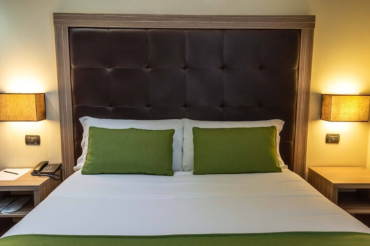 Room 20 of 77