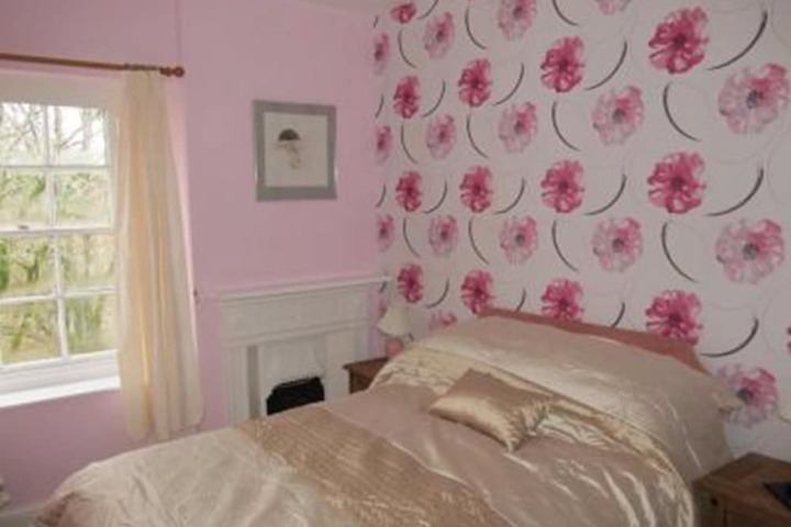Room 4 of 10