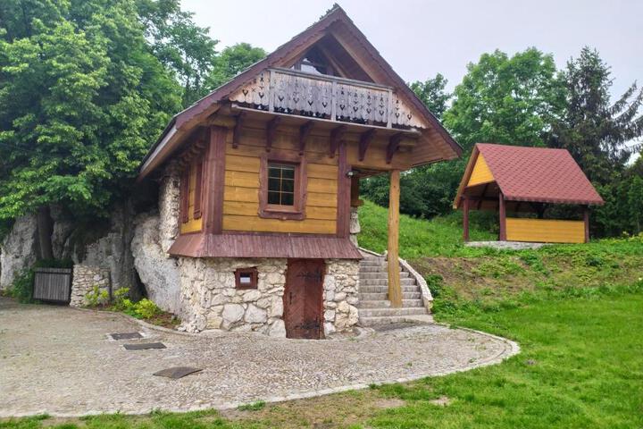 Domek w skale
