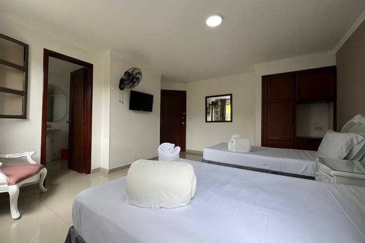 Room 32 of 61