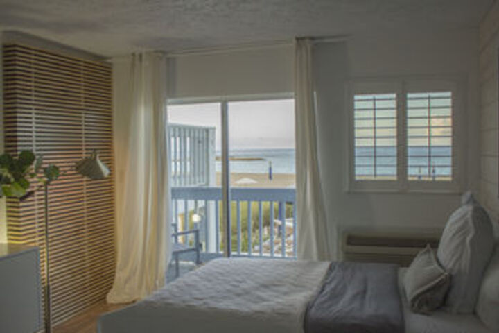 Room 44 of 82