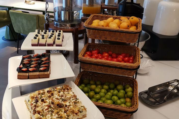 Breakfast/Coffee Service 59 of 96
