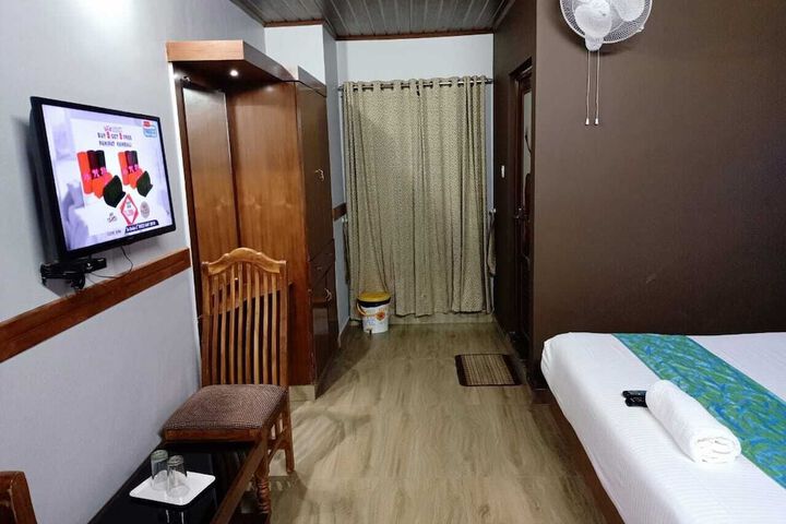 Room 11 of 19