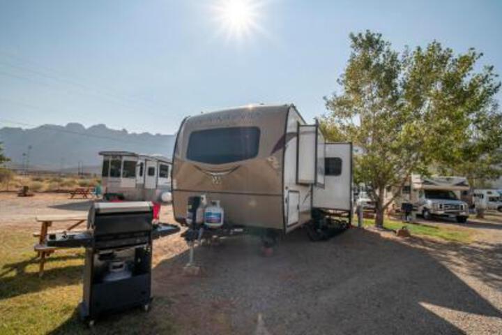 Image of Outdoor Experience : 2018 Glamping Trailer Okrv 36