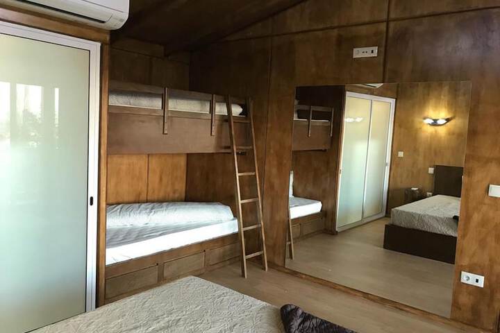 Room 7 of 110