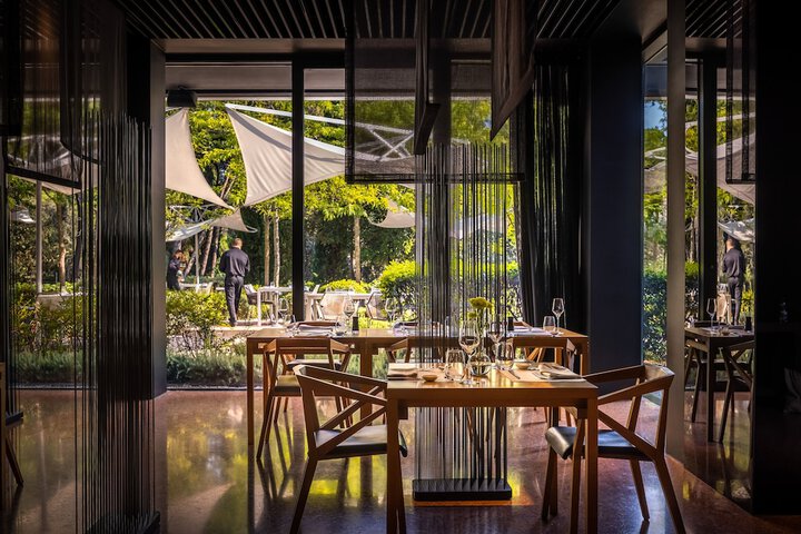 Dining 77 of 120