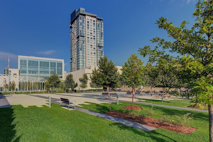 Hotel Exterior 162 of 179