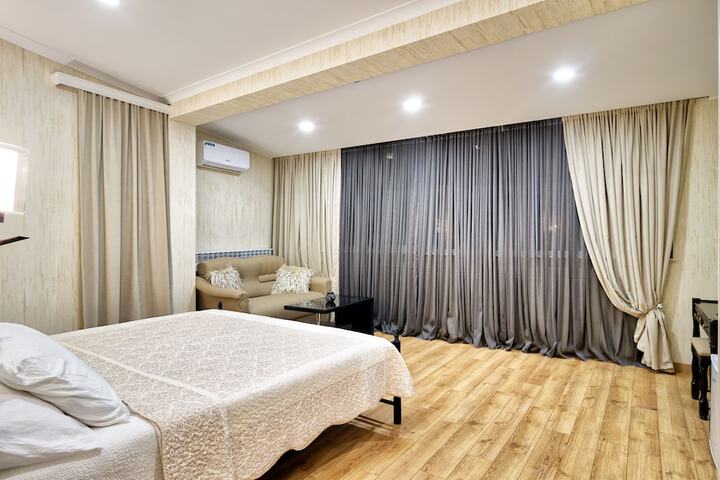 Room 8 of 36