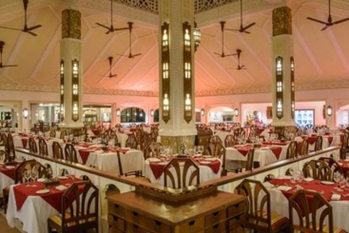 Dining 10 of 24