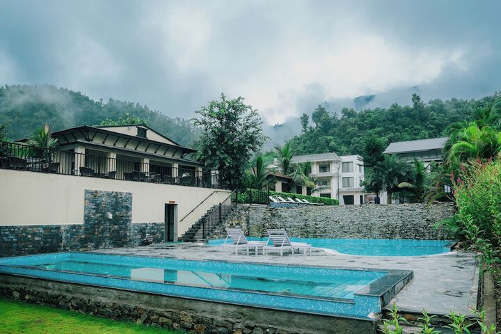 Pool 13 of 35